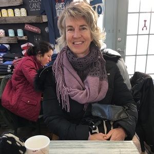 Meet your Posher, Eva